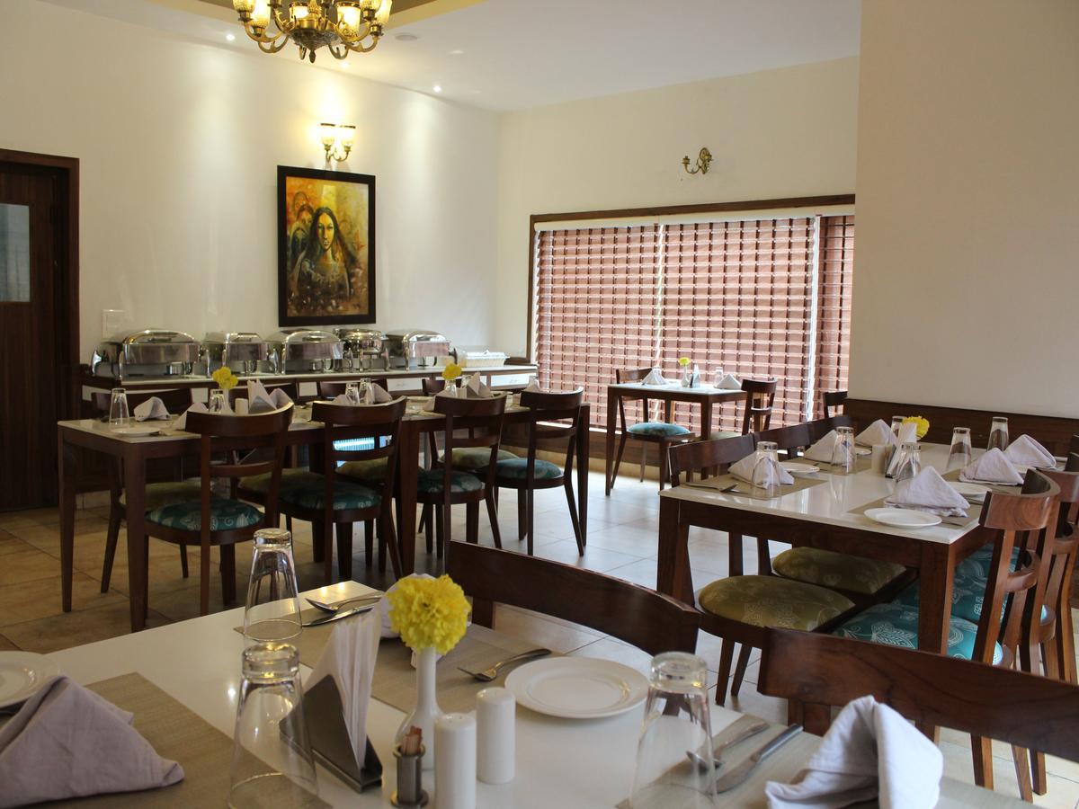 Oyo 2531 Hotel Una Comfort Misty Oak Nainital Extérieur photo
