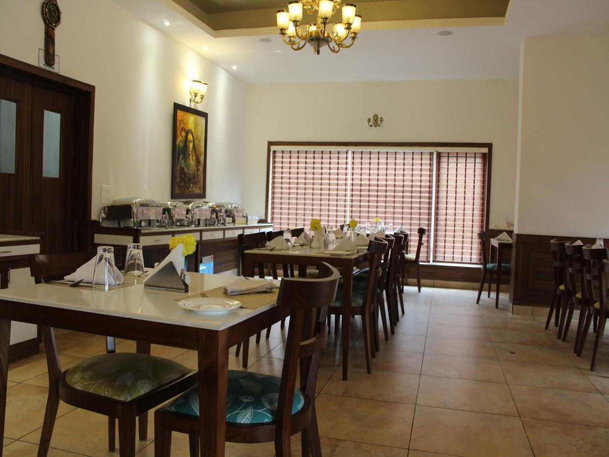 Oyo 2531 Hotel Una Comfort Misty Oak Nainital Extérieur photo